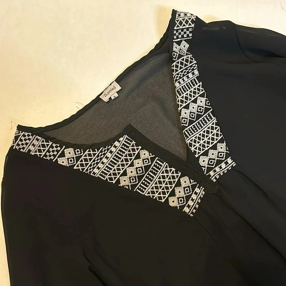 Black & White Blouse with Embroidery | Black & White Blouse | Embroidered - Picture 3 of 8